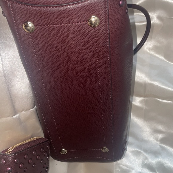 COACH SMALL STUDDED MARGO F35221 CARRYALL + WALLET CROSSGRAIN LEATHER WINE COLOR - Picture 5 of 5